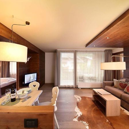 Ariston Dolomiti Residence Dobbiaco Esterno foto
