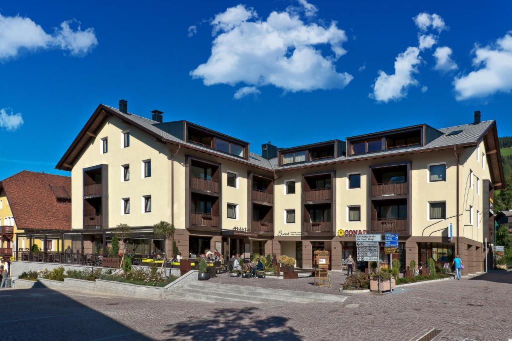 Ariston Dolomiti Residence Dobbiaco Esterno foto