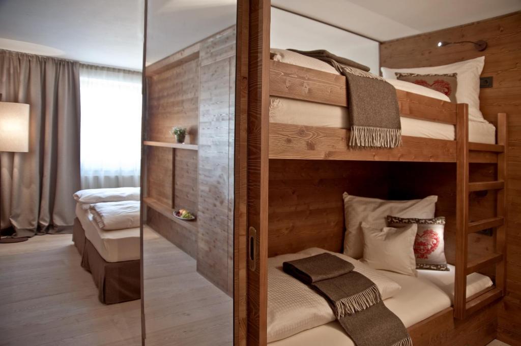 Ariston Dolomiti Residence Dobbiaco Esterno foto