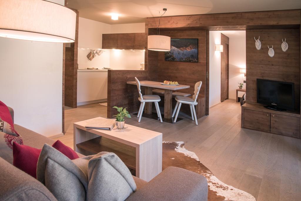 Ariston Dolomiti Residence Dobbiaco Esterno foto