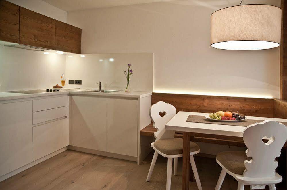 Ariston Dolomiti Residence Dobbiaco Esterno foto